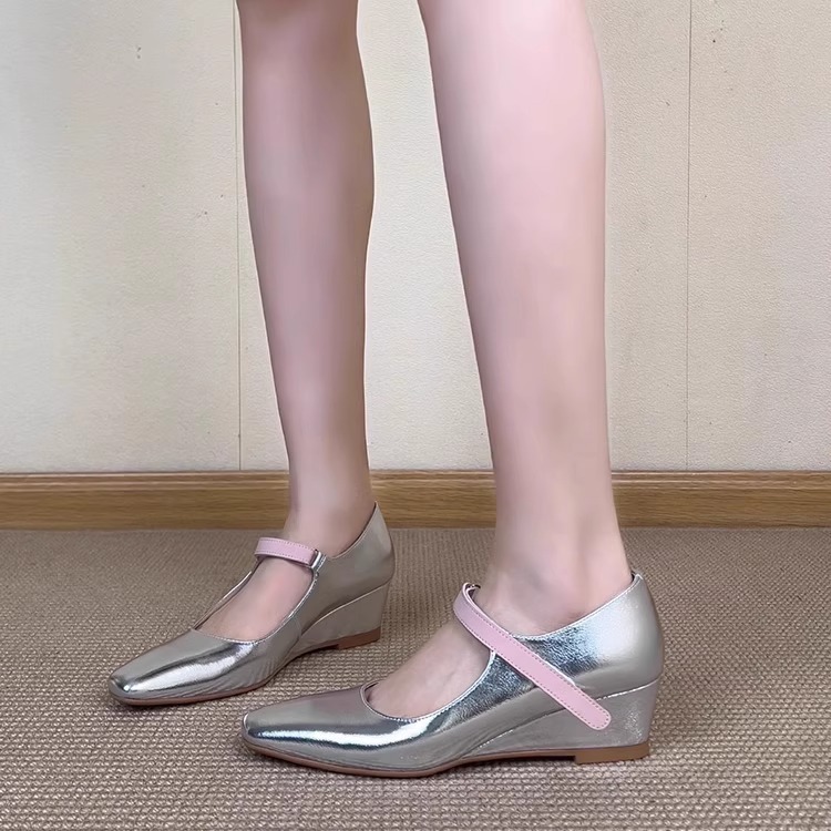 أحذية ماري جين نسائية بكعب ويد - مراجعة Velcro Hook Loop وسعره