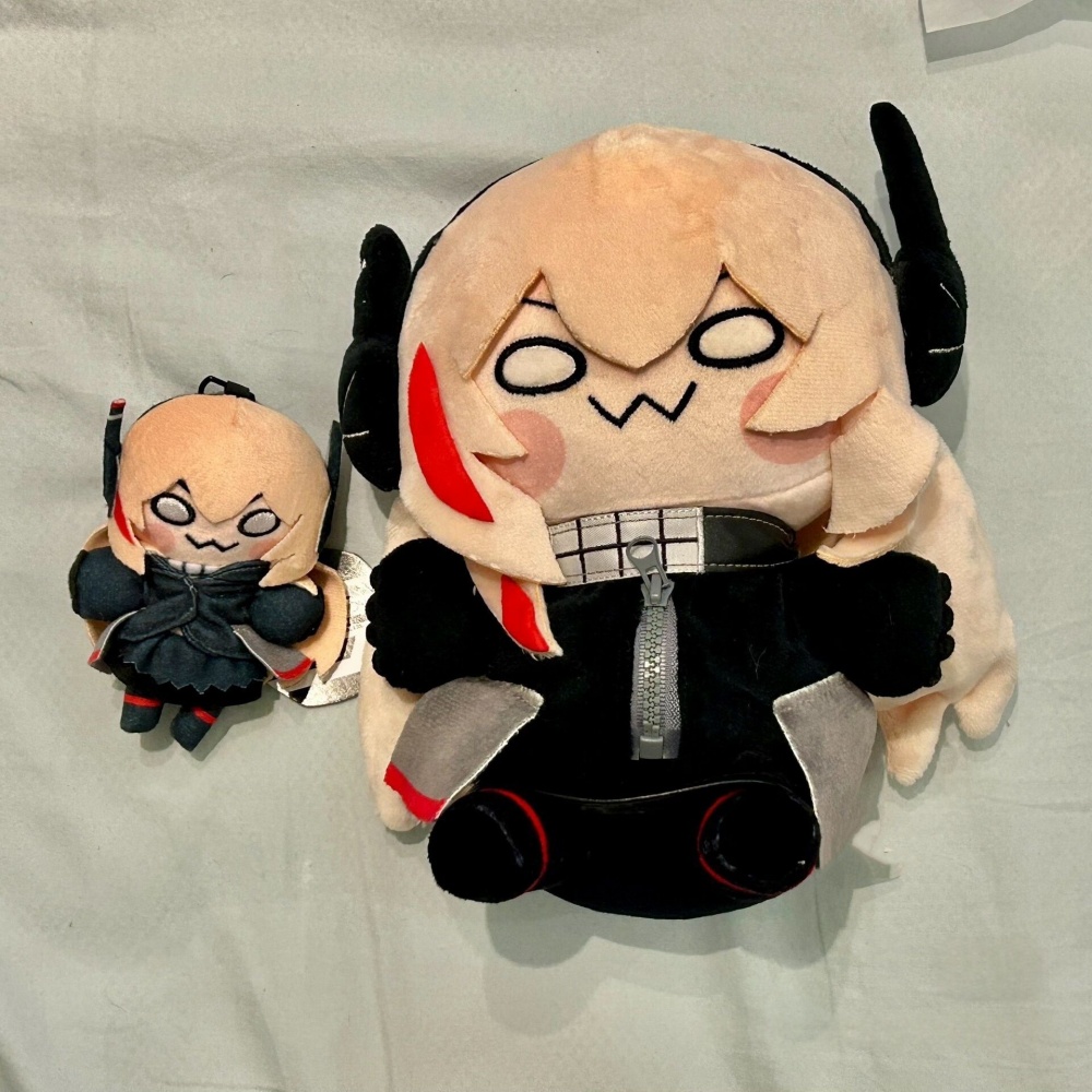 دمية قطنية محشوة على شكل شخصية - مراجعة Cosplay Plushie Prop وسعره