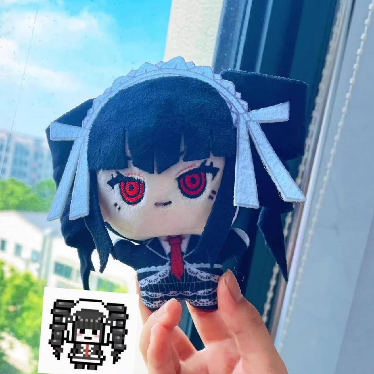 دمية سيليستيا لودنبرغ قطيفة بط - مراجعة Cosplay Plushie Prop وسعره