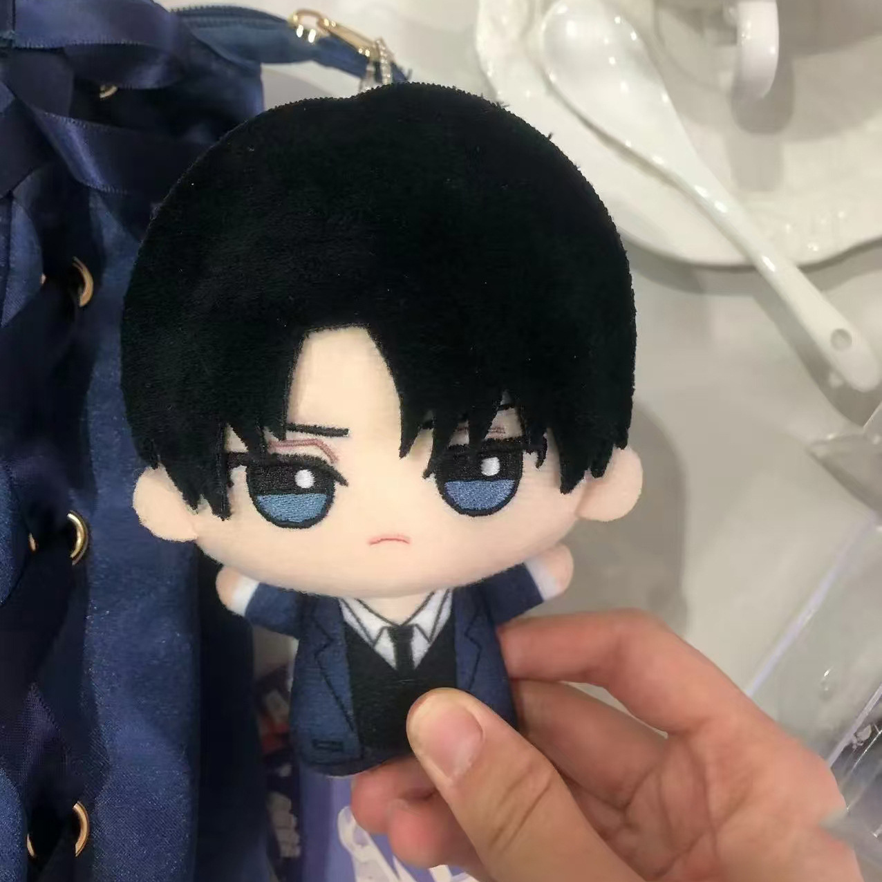 دمية محشوة قطنية لشخصية ليفي أ - مراجعة Cosplay Plushie Prop وسعره
