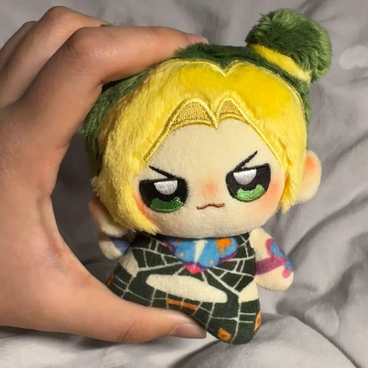 دمية قطنية محشوة لشخصية جولين  - مراجعة Cosplay Plushie Prop وسعره