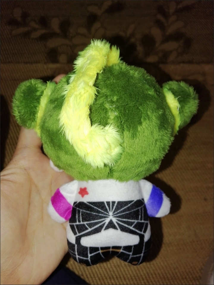 دمية قطنية محشوة لشخصية جولين  - مراجعة Cosplay Plushie Prop وسعره