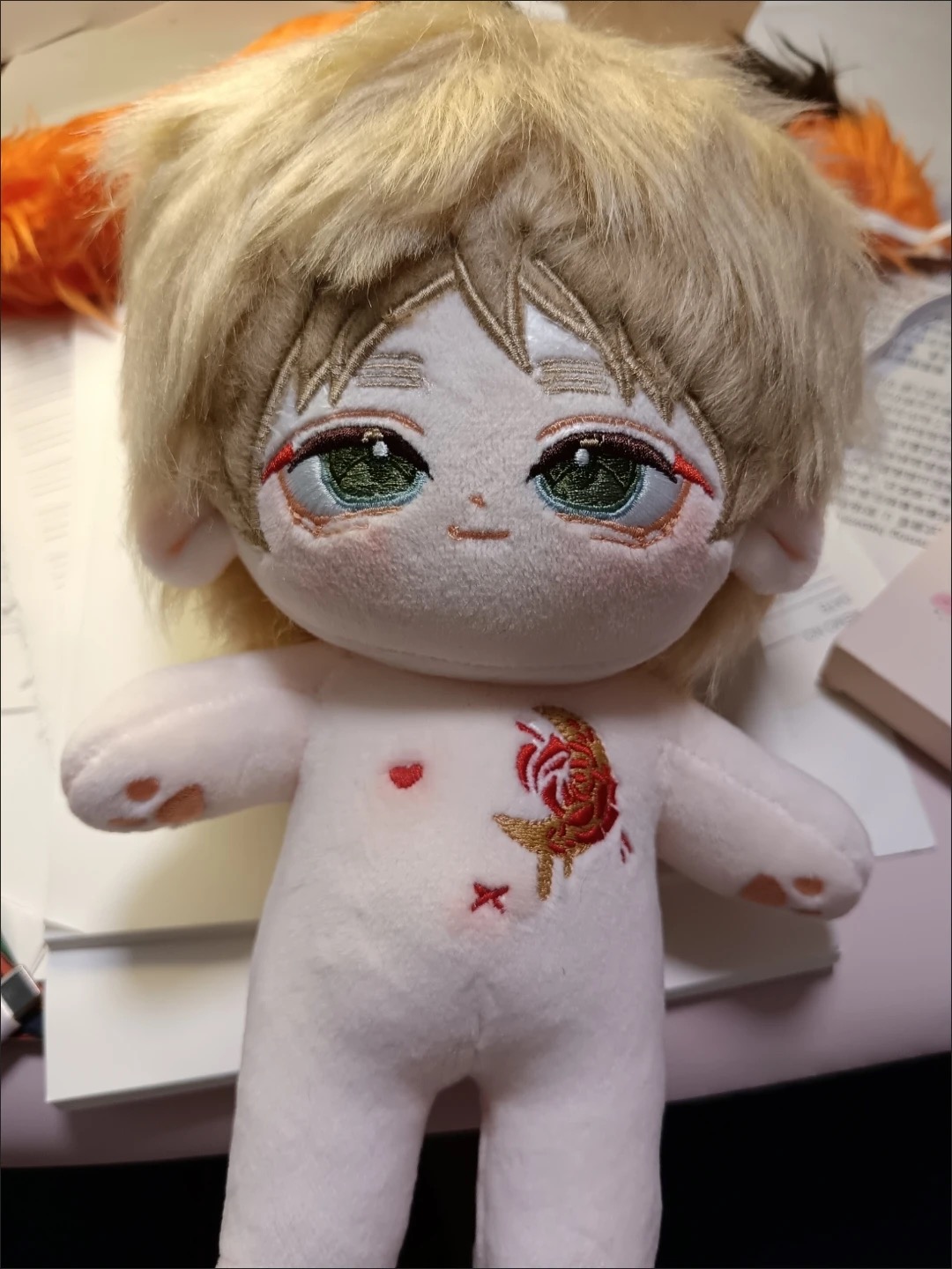 دمية محشوة قابلة للتلبيس لشخصي - مراجعة Cosplay Plushie Prop وسعره