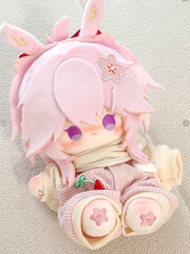 دمية محشوة قابلة للتلبيس بطول  - مراجعة Cosplay Plushie Prop وسعره